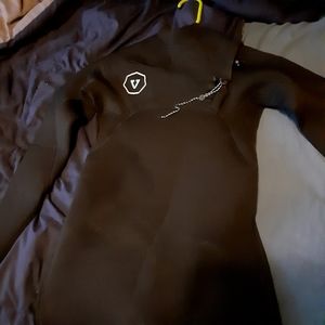 Vissla 7seas youth size 12 wetsuit
